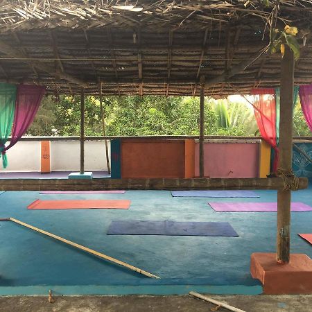 Отель Mk Gardens Surf & Yoga House Варкала Экстерьер фото