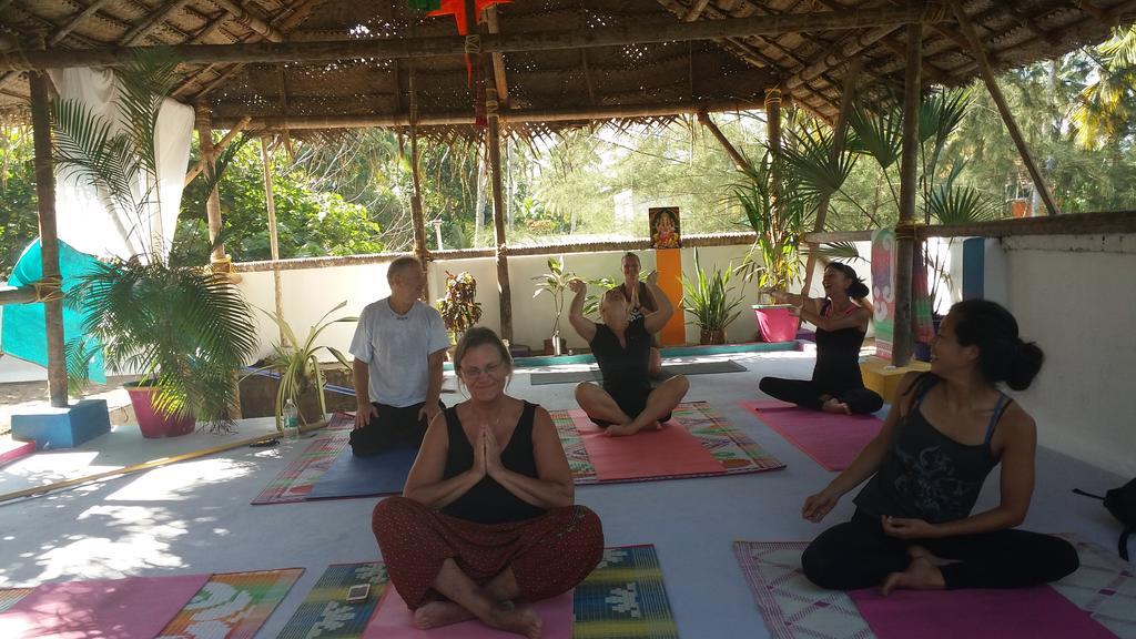 Отель Mk Gardens Surf & Yoga House Варкала Экстерьер фото